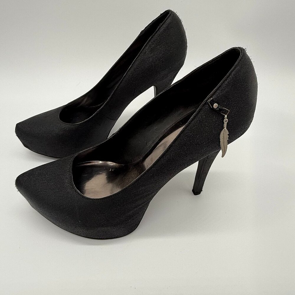 Carlos Santana Feather Heel Pump Black Size 9.5